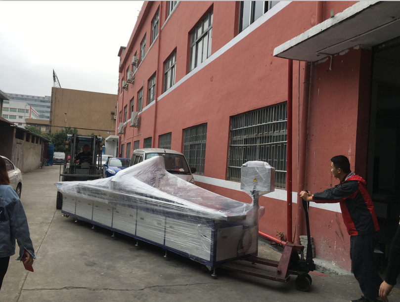 4米行程自動鉆孔機(jī)出貨江蘇！