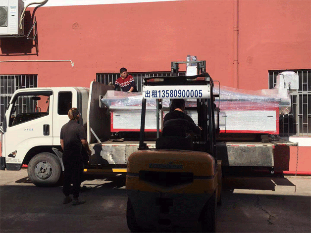 數(shù)控鉆孔攻絲機(jī)出貨浙江！